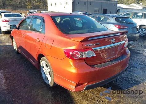 2013 Toyota Corolla S Special Edition z USA, uszkodzony, nr VIN 2T1BU4EE6DC066363